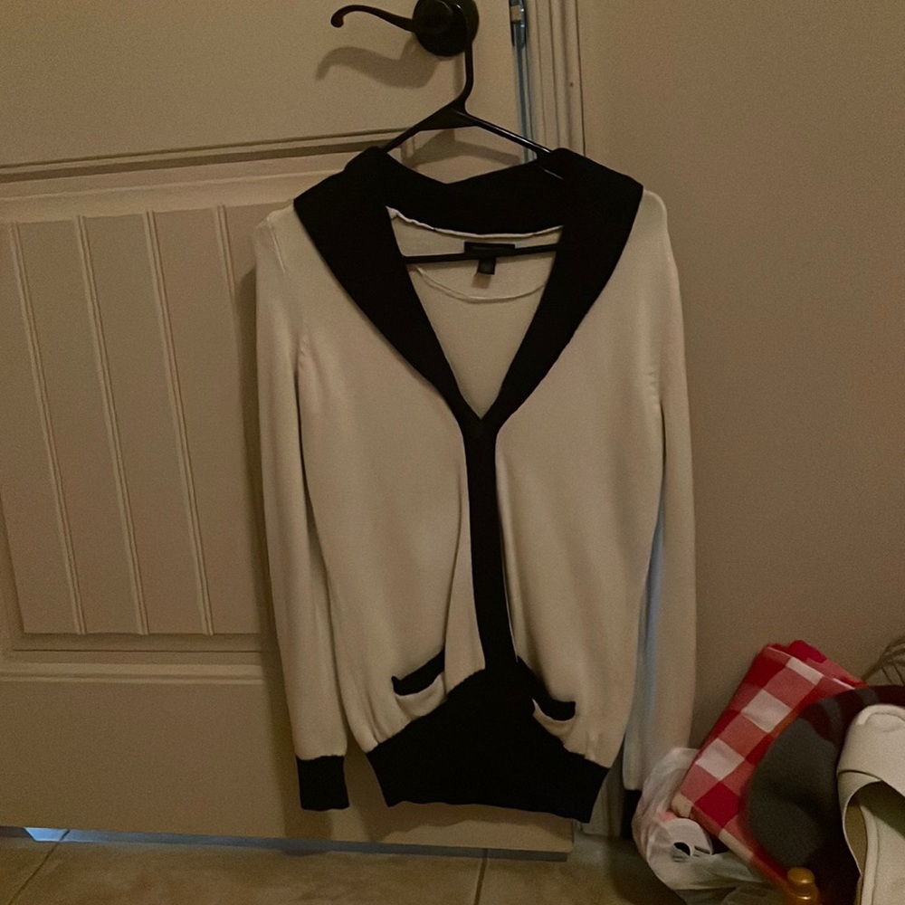 Tommy cardigan size small